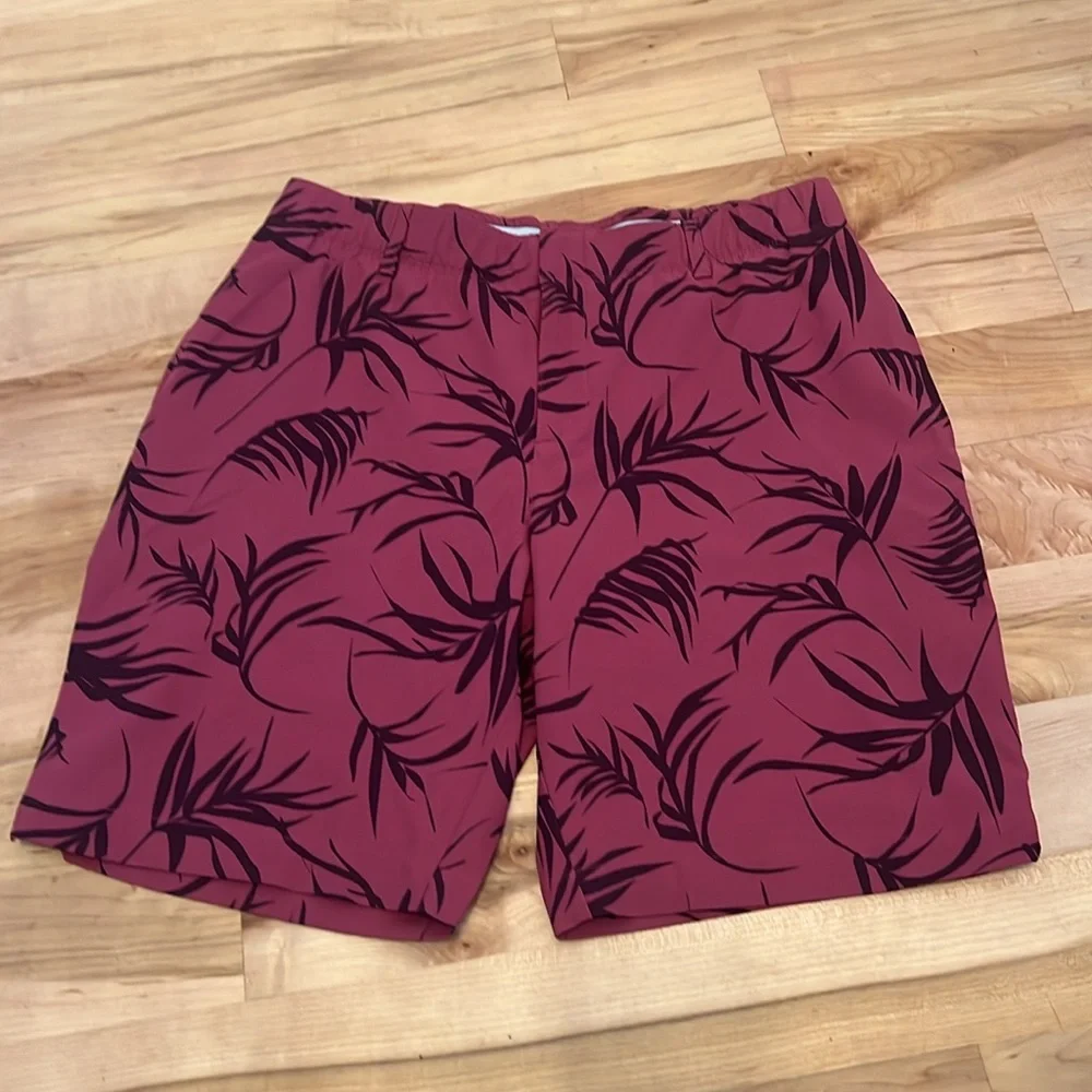 Under Armour Women’s Pink Quartz 9” Golf Shorts Size 8 NWOT